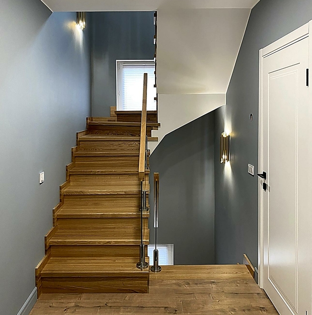 clean-enhanced-staircase-3.jpg