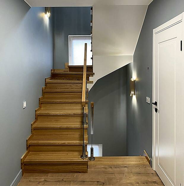 clean-enhanced-staircase-3.jpg