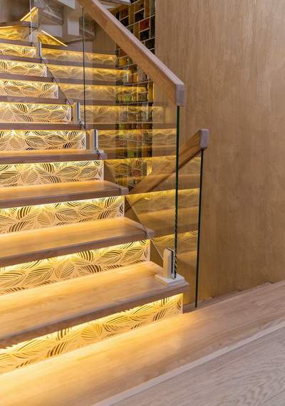 Лестница на монокосоуре со стеклом и подсветкой МЛ ММ1 