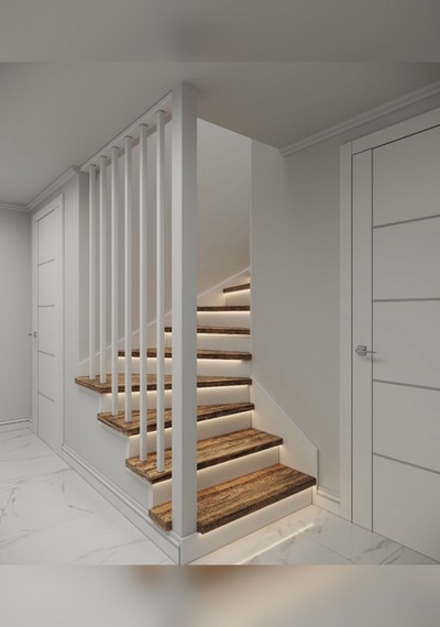 Лестница на металлокаркасе для квартиры П-образная с отделкой деревом и рейками 2