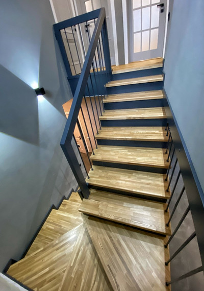Лестница на бетонном основании в лофтовом стиле 7