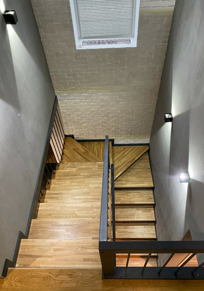 Лестница на бетонном основании в лофтовом стиле 9