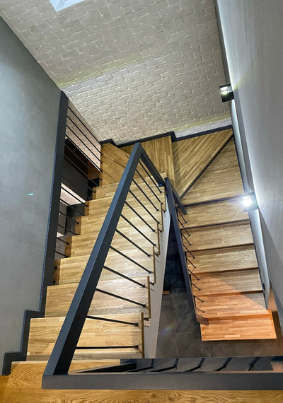 Лестница на бетонном основании в лофтовом стиле 10