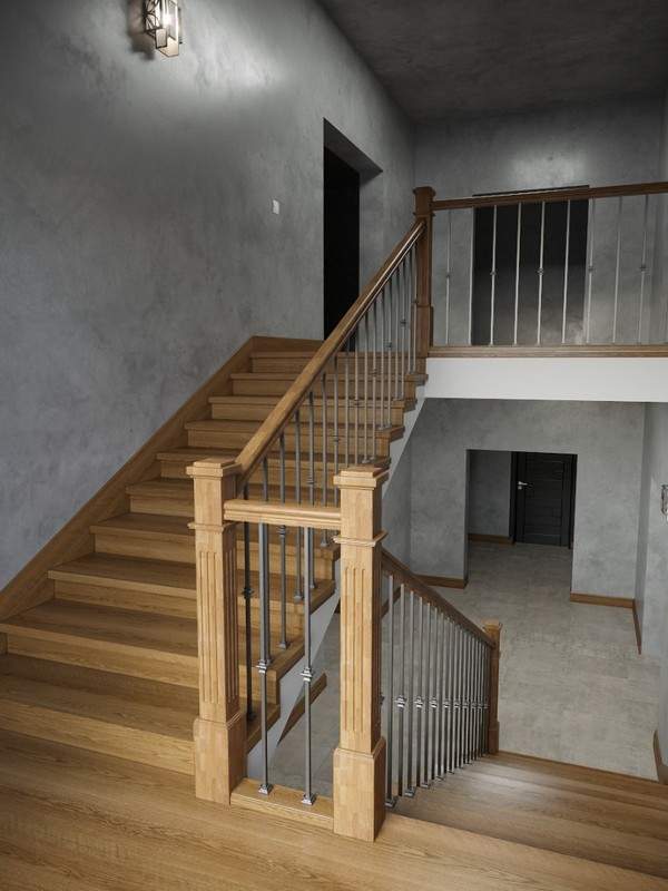 Обшивка П-образной бетонной лестницы цельноламельным массивом м столбами-коробками