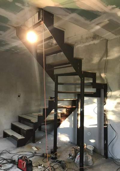 Металлическая лестница под облицовку 