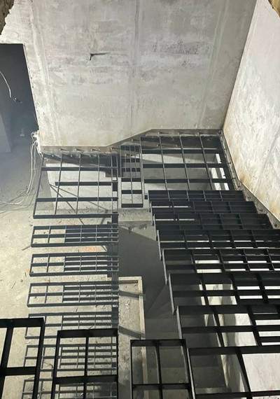 Консольная лестница на 270° под облицовку 