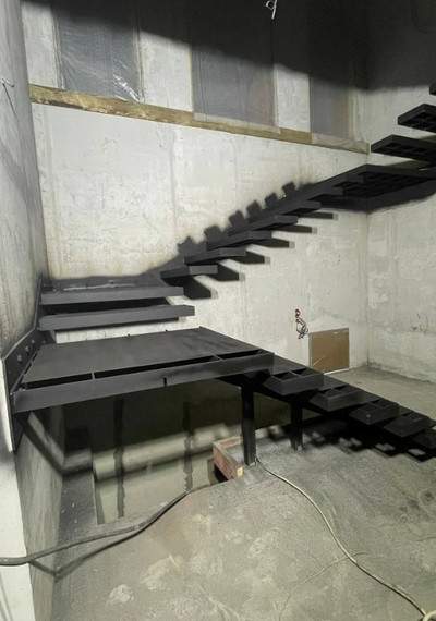 Консольная лестница на 270° под облицовку 