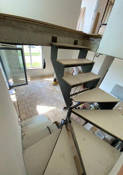 Металлический каркас лестницы в квартиру 4