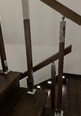 Лестница МЛ 108 в ДСК Колос, деревня Митькино, на бетоне, деревянная, с комбинированным ограждением, на 2 этаж